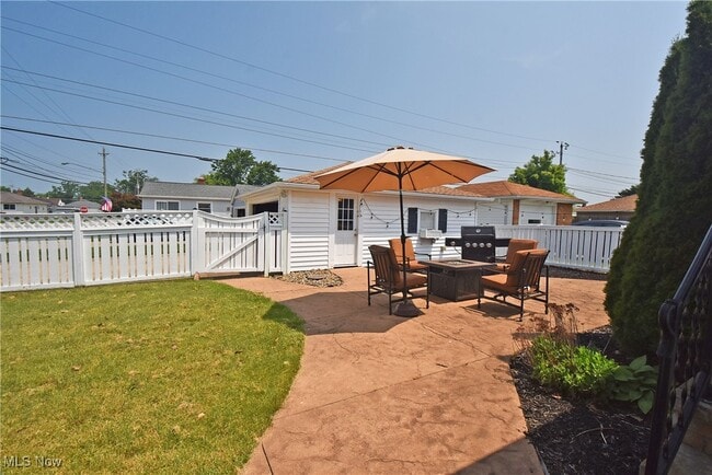 Building Photo - 37 E Meadowlawn Blvd