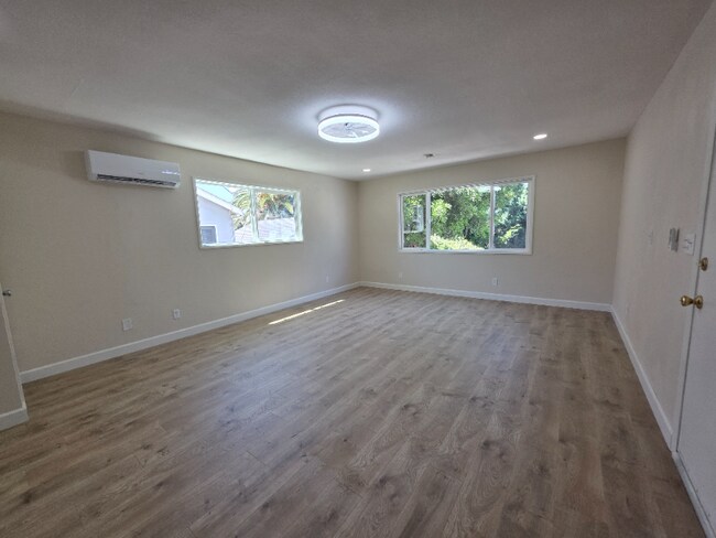 Building Photo - 24542 San Marcos Dr