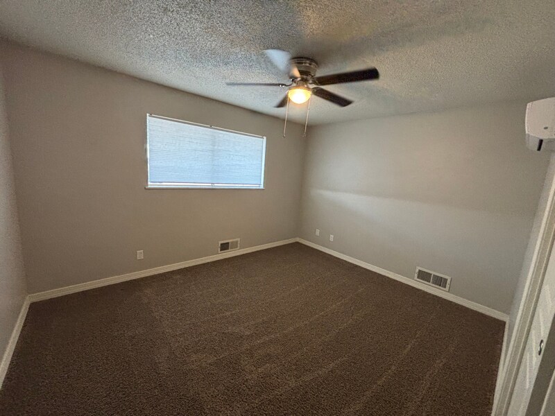 Building Photo - 23510 Rd 152