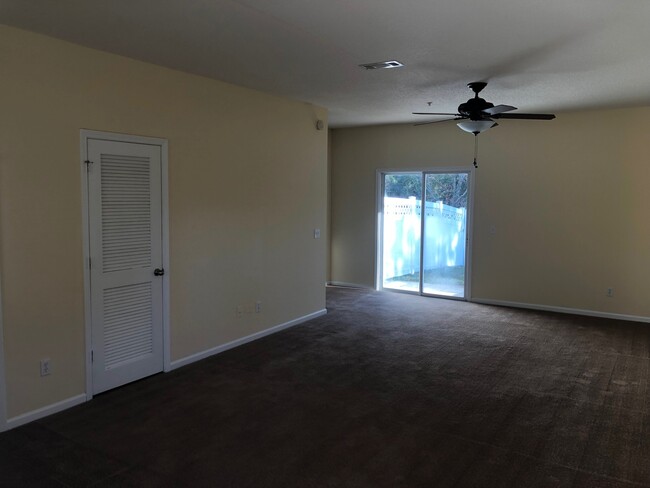 Building Photo - 3 BEDROOM 2.5 BATH TOWNHOME FOR RENT - wal...