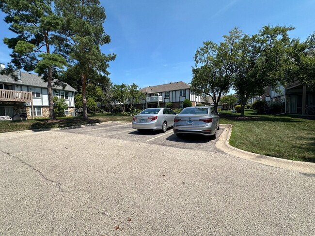 Building Photo - 174 Hemingway Ct