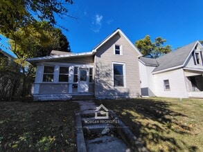 Building Photo - 621 S Madison Ave