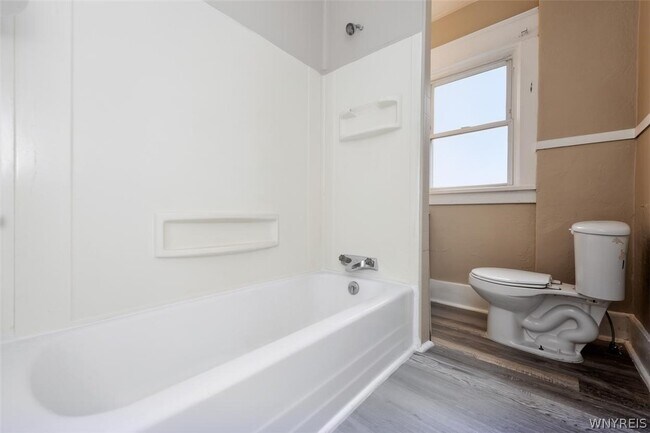 Building Photo - 2463 South Ave