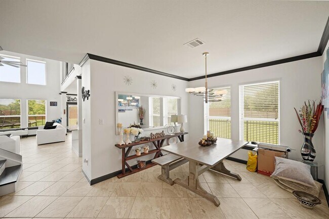 Building Photo - 249 Castlegate Ln
