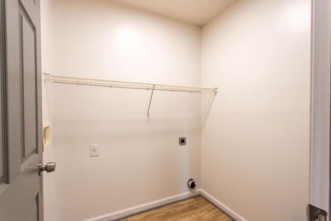 Building Photo - 605 Baron Dr