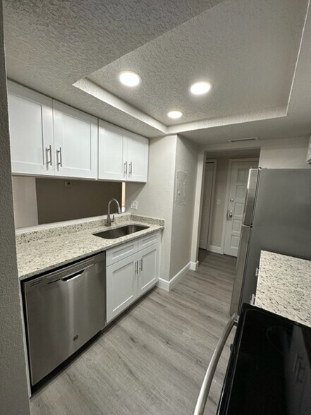 Building Photo - 1172 Calle Del Rey