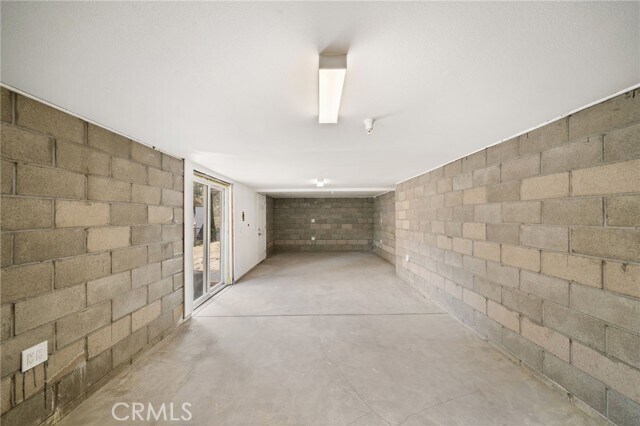 Building Photo - 2042 Buckthorn Rd