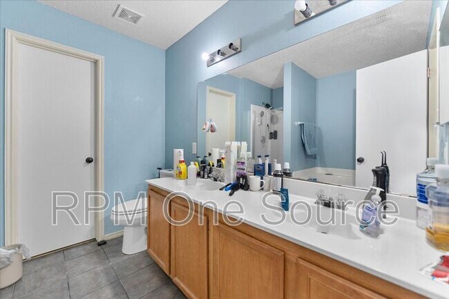 Building Photo - 5401 Pandale Valley Dr