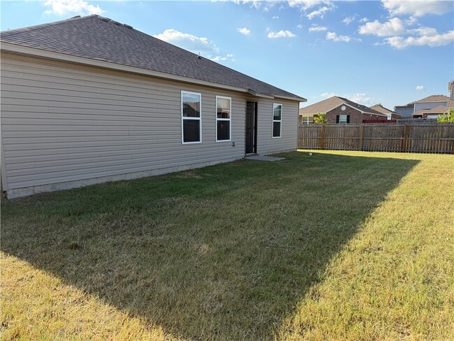 Building Photo - 6701 SW Chalkstone Rd