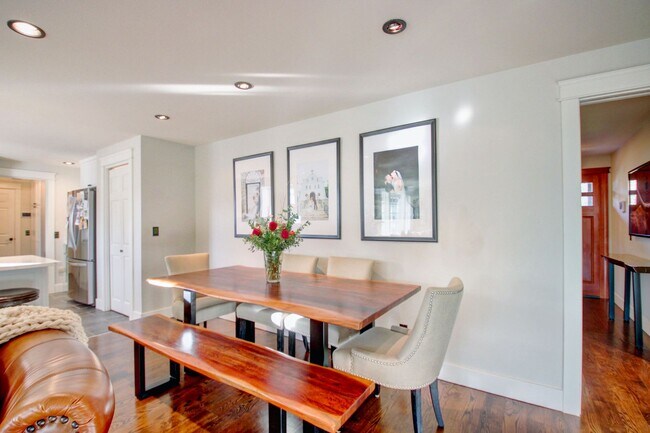 Building Photo - 3 Bedroom, 2.5 Home. Available NOW!!!!