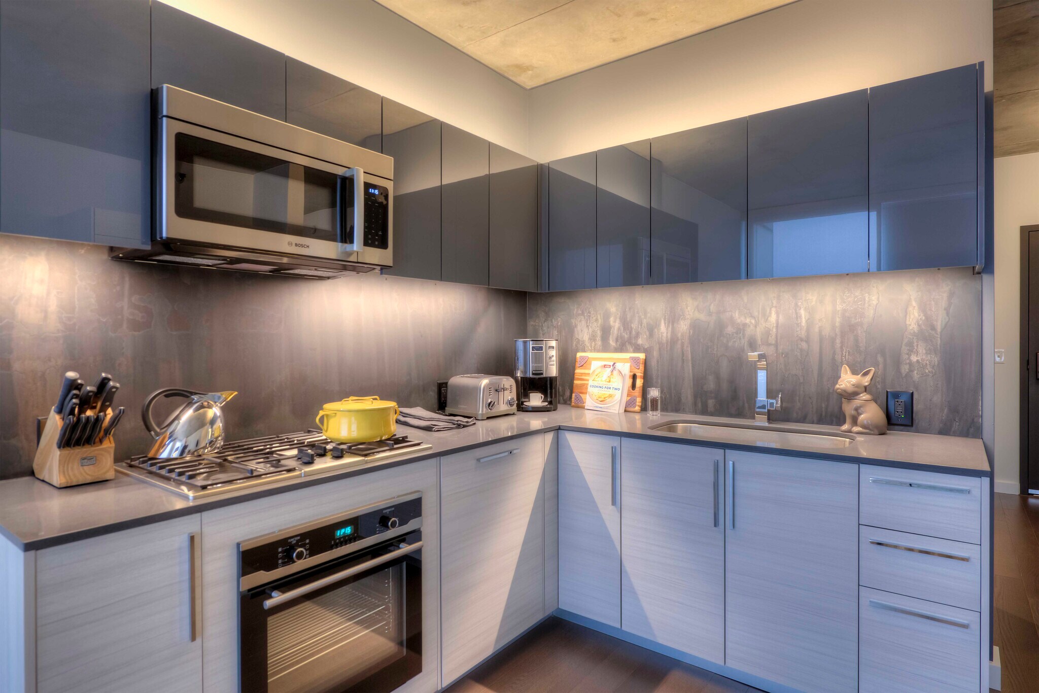 Building Photo - 1200 N Larrabee St