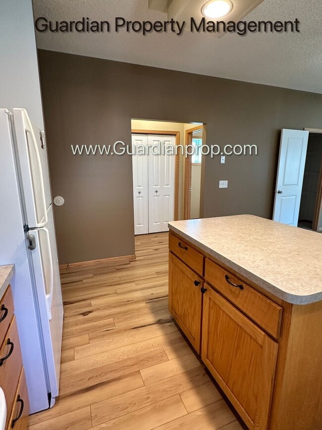Building Photo - Brooklyn Park Single Family Home, Dishwash...