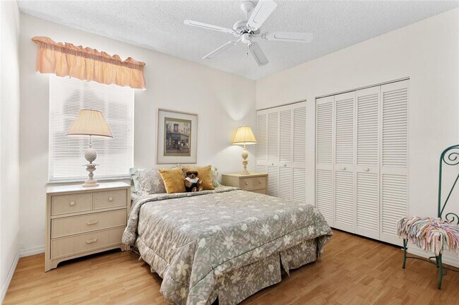 Building Photo - 8170 Hampton Wood Dr