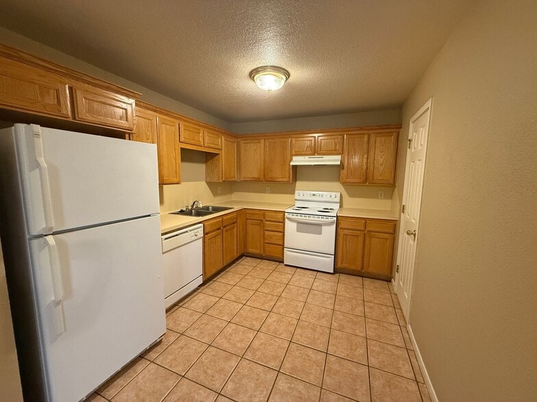 Building Photo - 4700 John David Dr