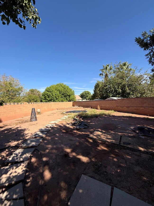 Building Photo - 2391 S Sandia Rd