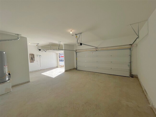 Building Photo - 768 Hawthorn St