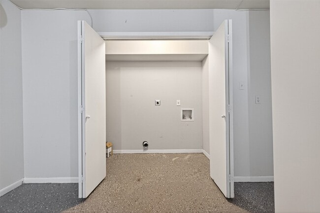 Building Photo - 1114 Augusta Dr