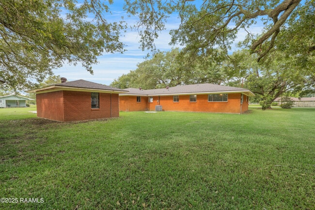 Building Photo - 17642 Pelican Rd