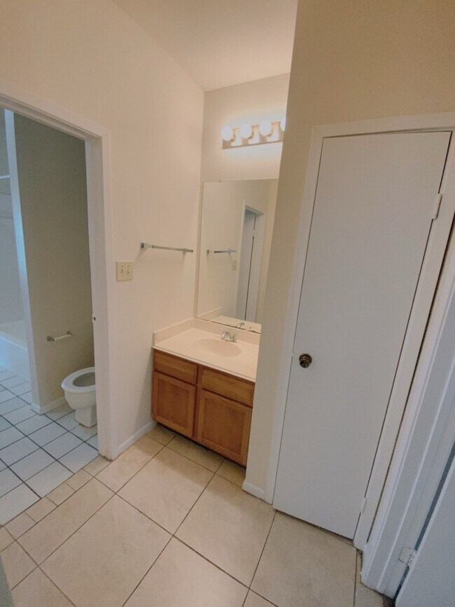 Building Photo - 6666 Harbor Town Dr