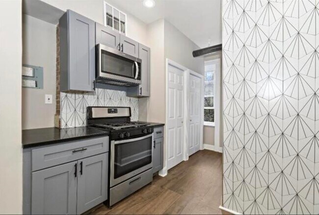 Building Photo - 167 Christopher Columbus Dr