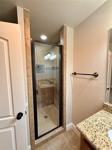 Building Photo - 910 E 3rd St