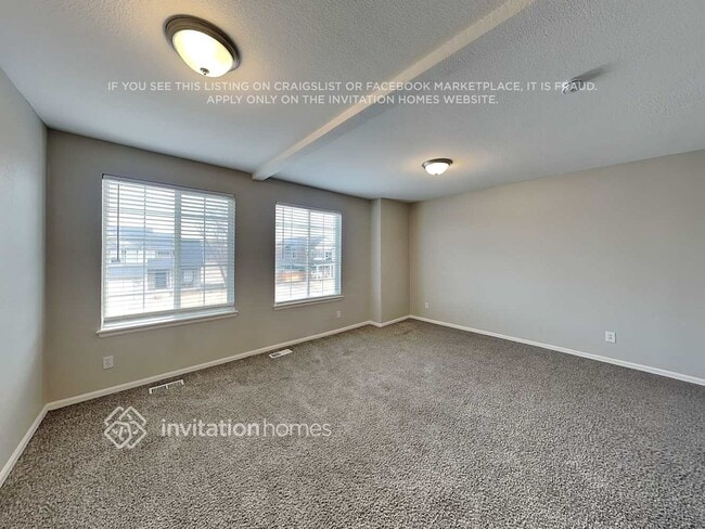 Building Photo - 4580 Bobolink Dr