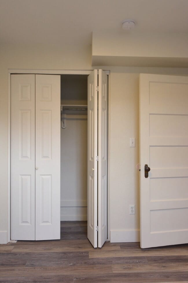 Building Photo - Cozy & Charming 2-Bedroom Apartment in Cheyenne – All Utilities Included!