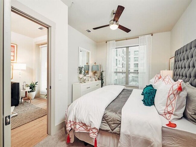 Building Photo - 6688 John Hickman Pkwy