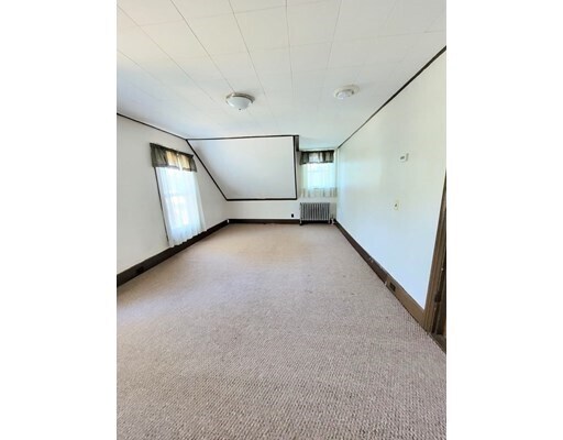 Building Photo - 33 Oak St