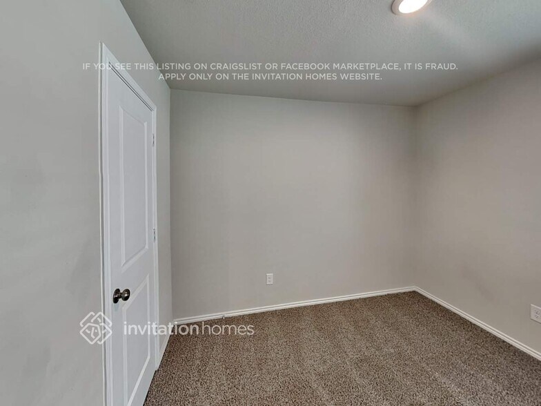 Building Photo - 5747 Leon Pl