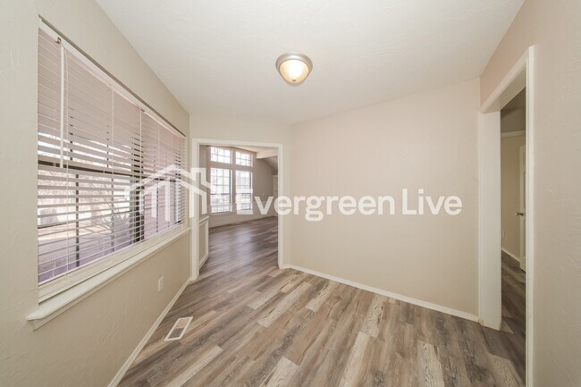 Building Photo - 11901 Blue Moon Ave