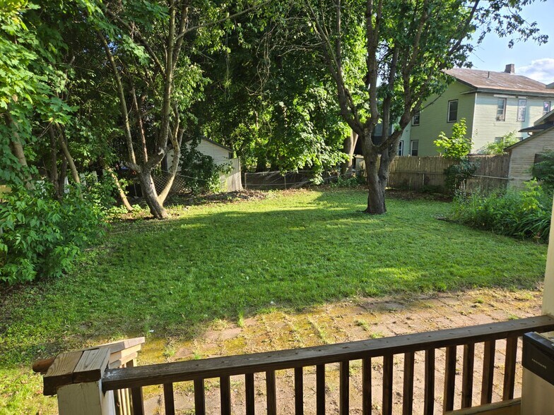 Building Photo - 12 Platt St