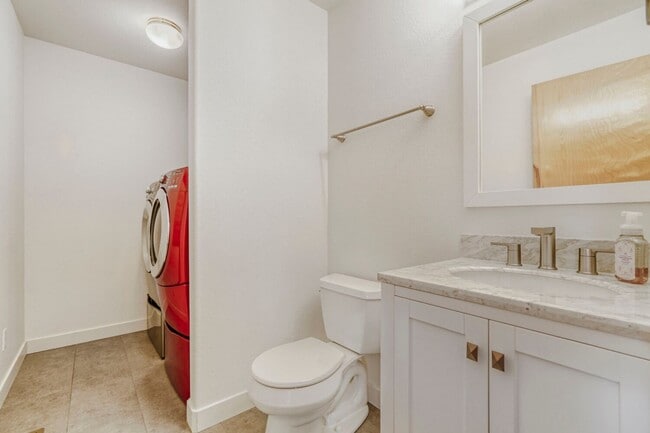 Building Photo - Well Maintained Home in Thornton