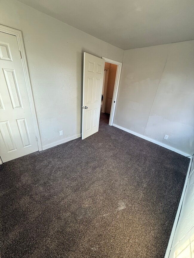 Building Photo - 1913 Gilbert Ave