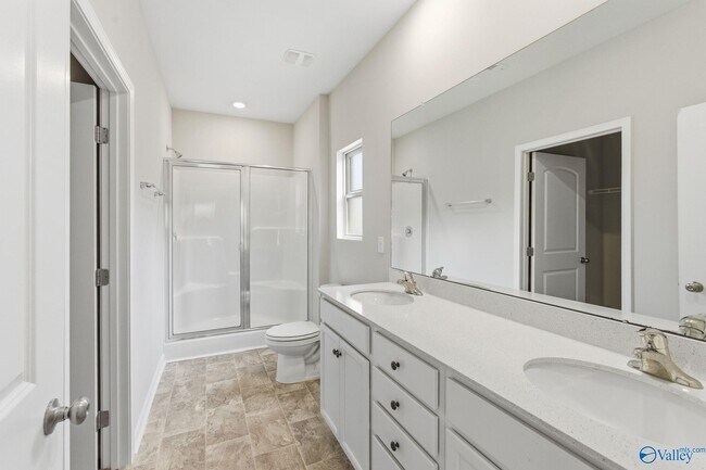 Building Photo - 102 Derbyshire Dr