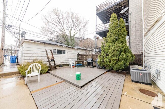 Building Photo - 2 bedroom in Chicago IL 60622