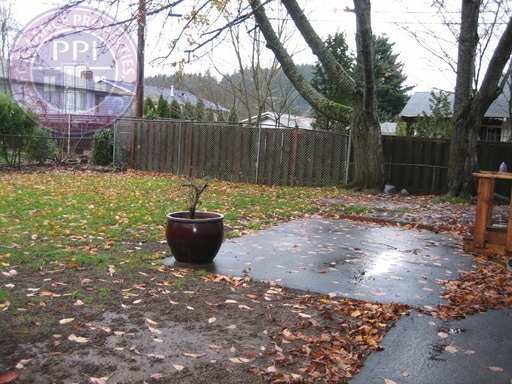 Building Photo - Pet Friendly South Tabor Home. Hardwood Floors! Huge Fenced back yard!  No Deposit With Rhino!