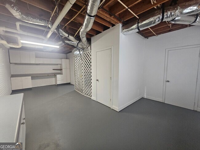Building Photo - 24 Springfield Dr