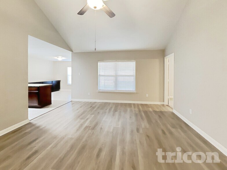 Building Photo - 112 Liberty Ln