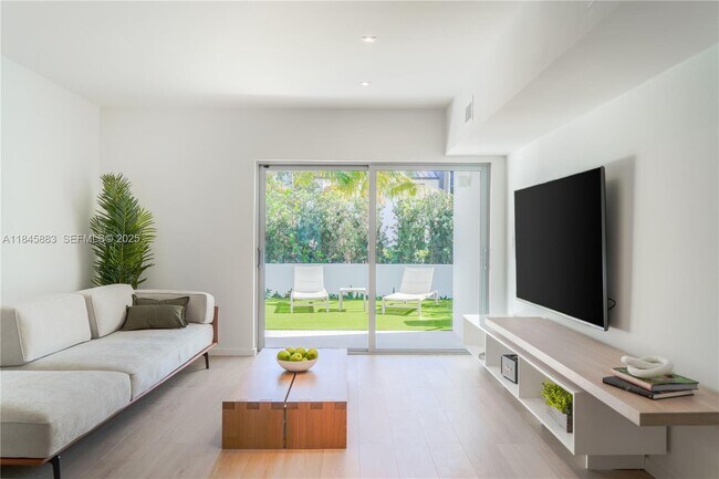 Building Photo - 201 Sunrise Dr