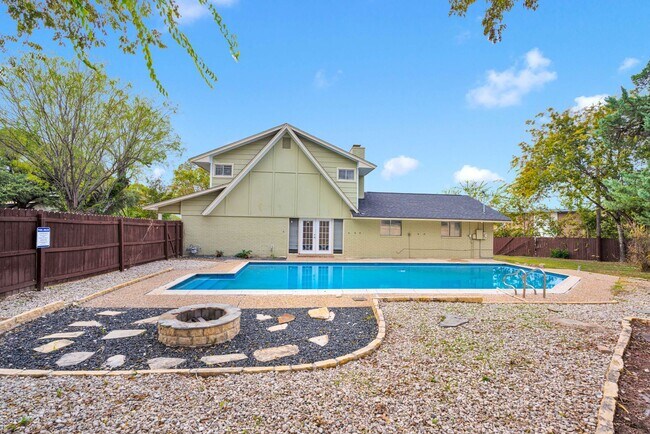Building Photo - Two Story Rental in Castle Hills