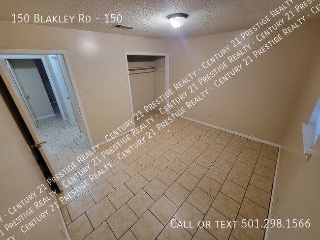 Building Photo - 150 Blakley Rd-150
