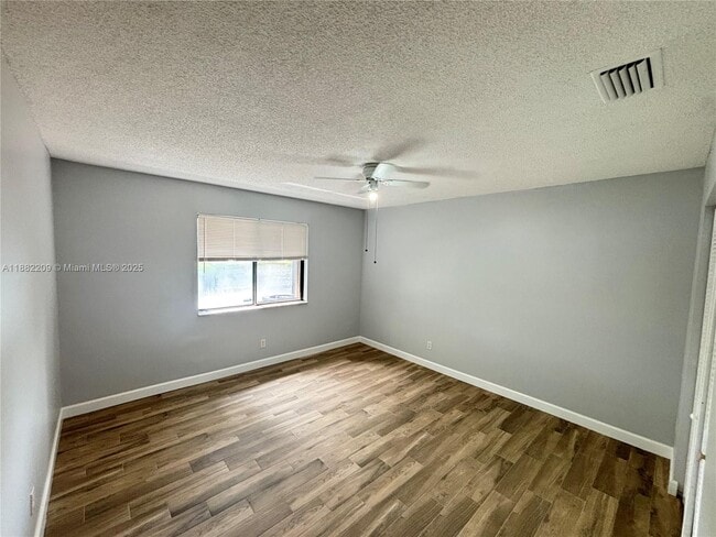 Building Photo - 4805 Pier Dr