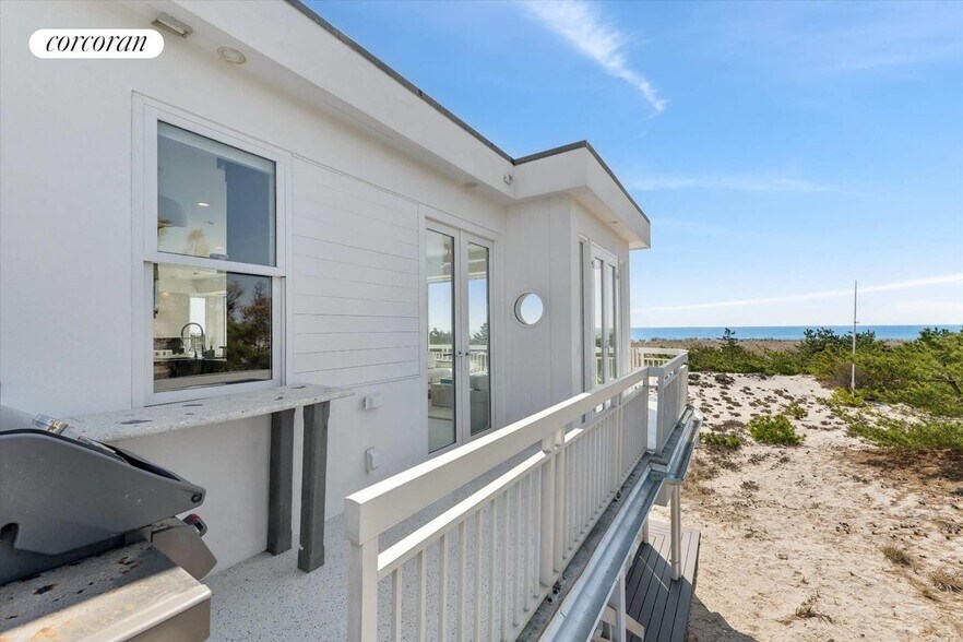 Building Photo - 413B Dune Rd