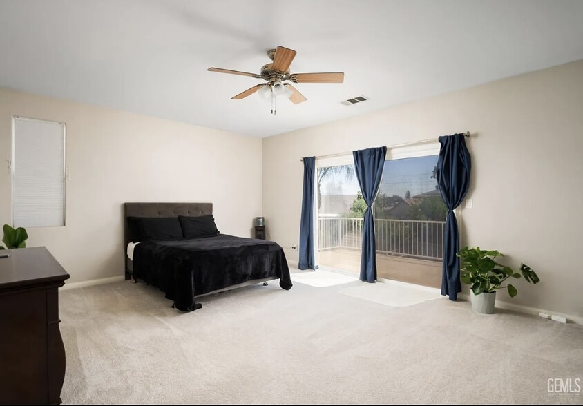 Master Bedroom - 5401 Vista del Mar Ave