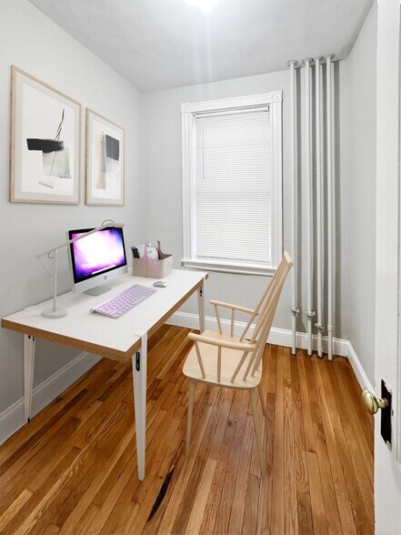 Building Photo - 14 Pond St