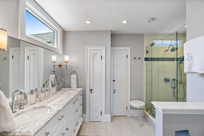 Building Photo - 15 Sheldon Rd