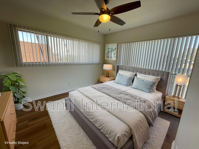 Building Photo - 860 W 50th Pl