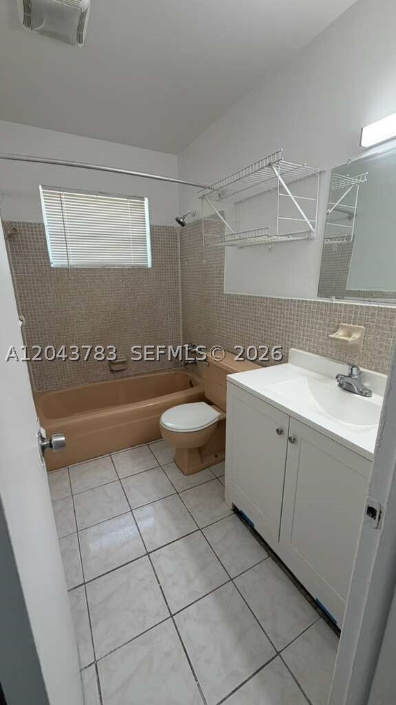 Building Photo - 5425 NW 16th St