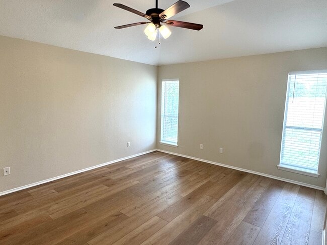Building Photo - 4414 Post Oak Dr